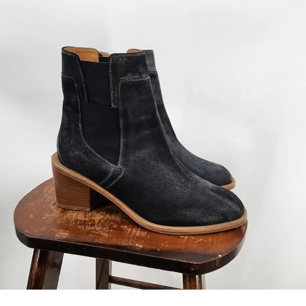 Femme Right Bank‎ Shoe Co. Boots Black Suede Ankle Boots Size 8.5 Made In Italy